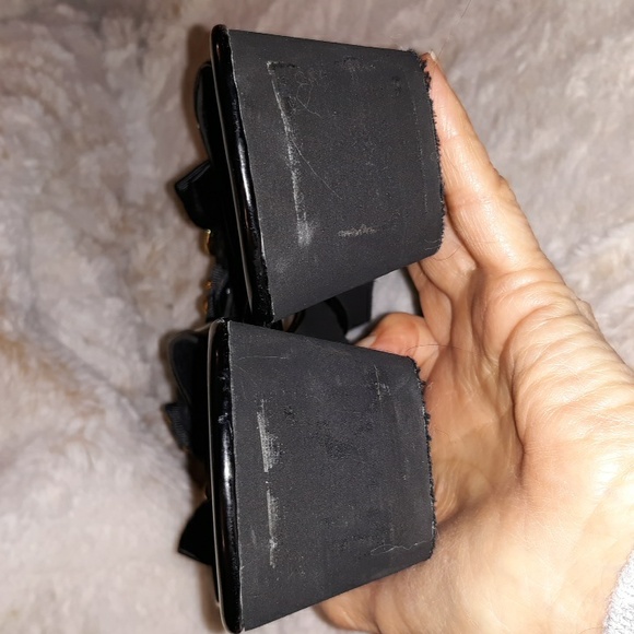 Apt 9 Black Thong Sandals Slip-on Vegan Patent Leather Wedge Heels sz 10M - Picture 4 of 6